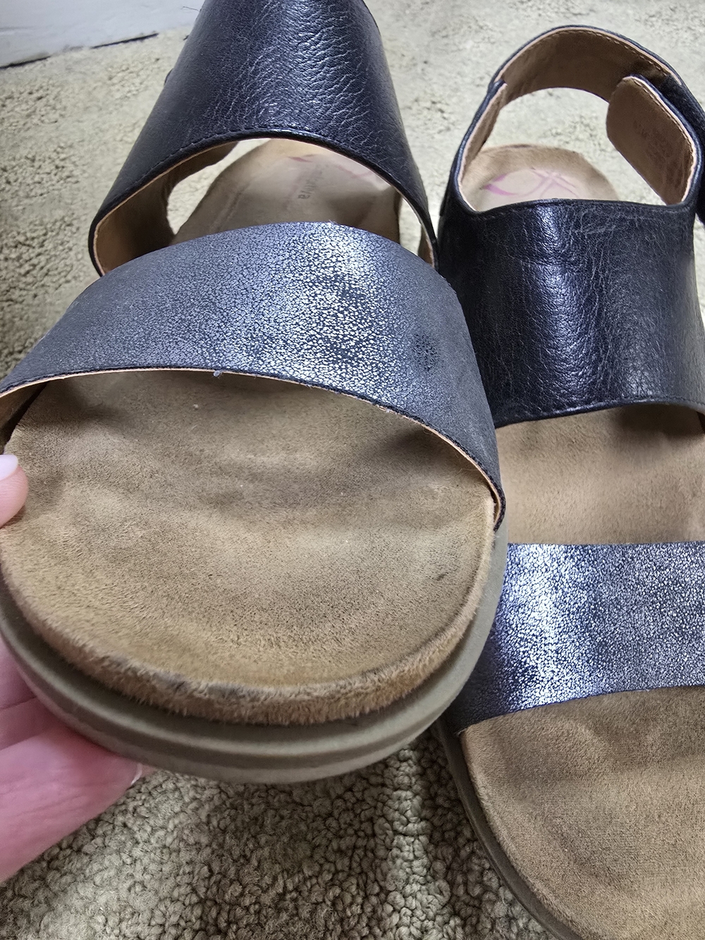 Comfortiva Women’s Black and Metallic Gray Velcro Sandals Size 9.5 - Picture 3 of 6